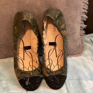 Sam & Libbey Camouflage flex Flats with Black Studded Toe